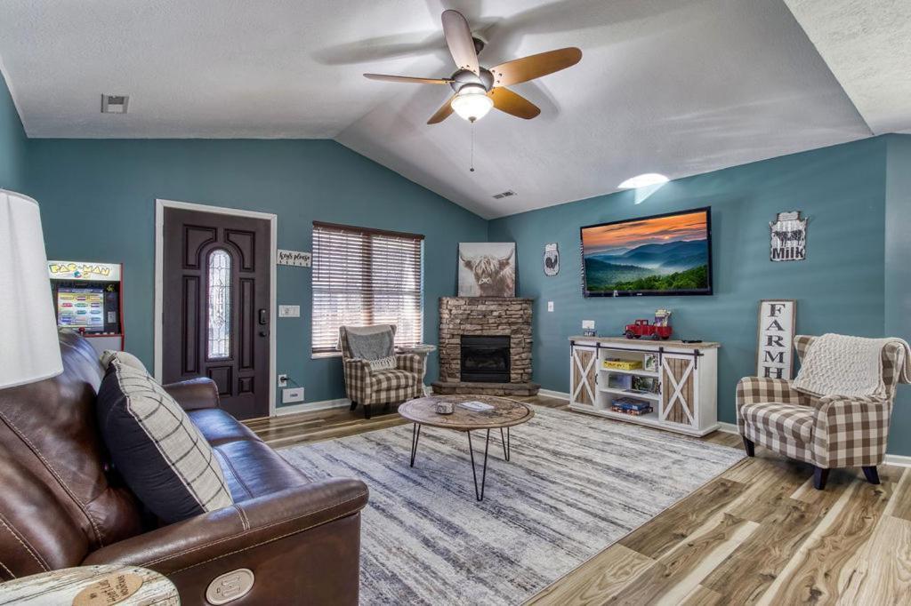 The Mason Jar, Hot Tub, Wifi, 1089 Free Tickets Each Paid Day, Dollywood And More! Pigeon Forge Exterior foto