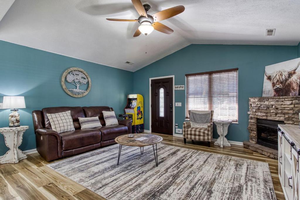 The Mason Jar, Hot Tub, Wifi, 1089 Free Tickets Each Paid Day, Dollywood And More! Pigeon Forge Exterior foto